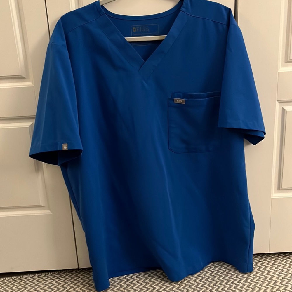 Royal blue men’s leon 3 pocket scrub top XL
